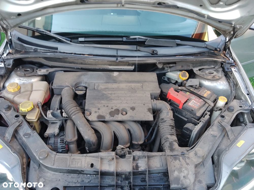 Mazda 2 - 15