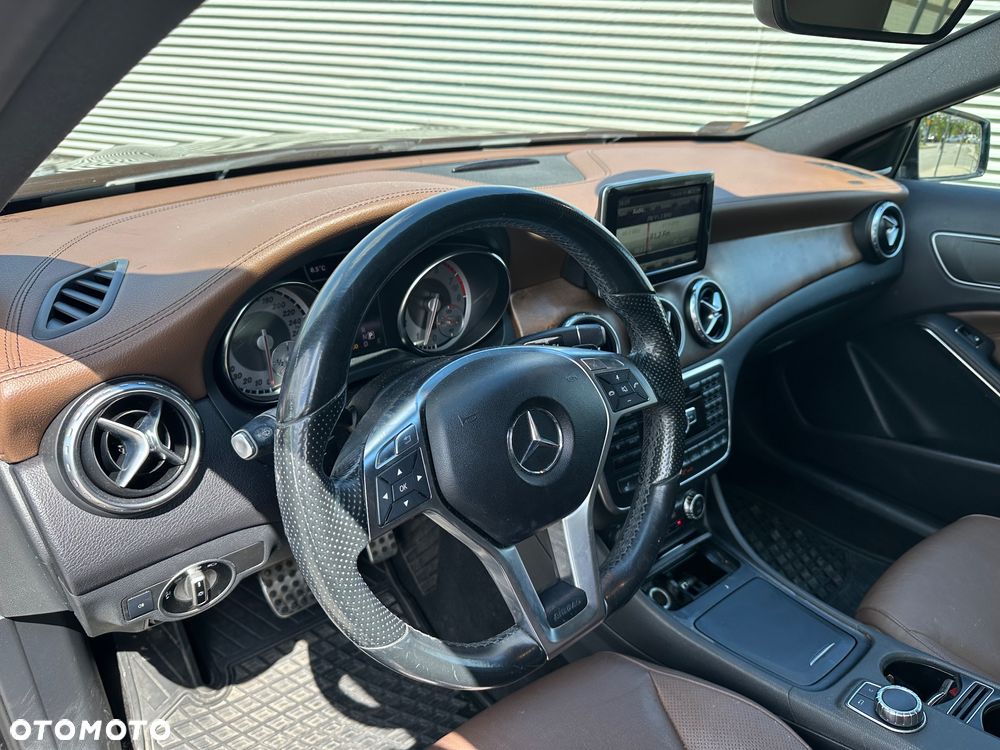 Mercedes-Benz GLA 250 4-Matic - 2