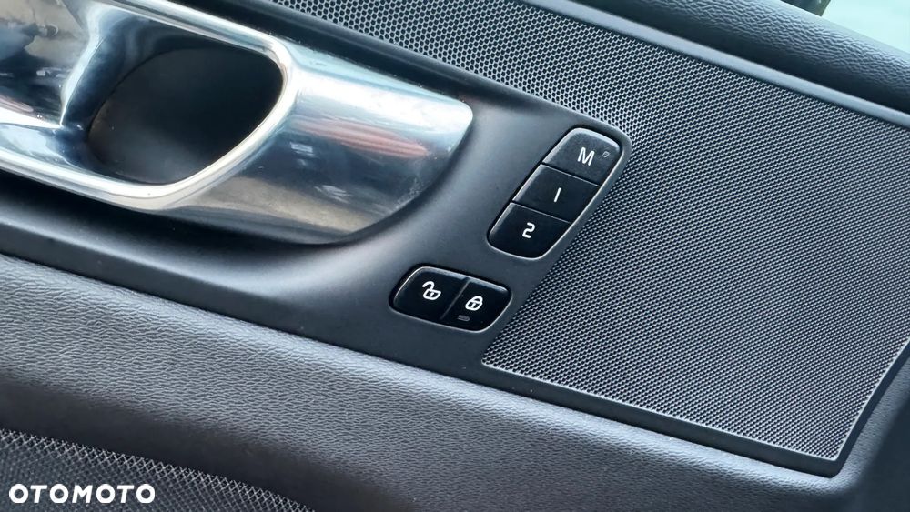 Volvo XC 60 B4 D Geartronic RDesign - 20