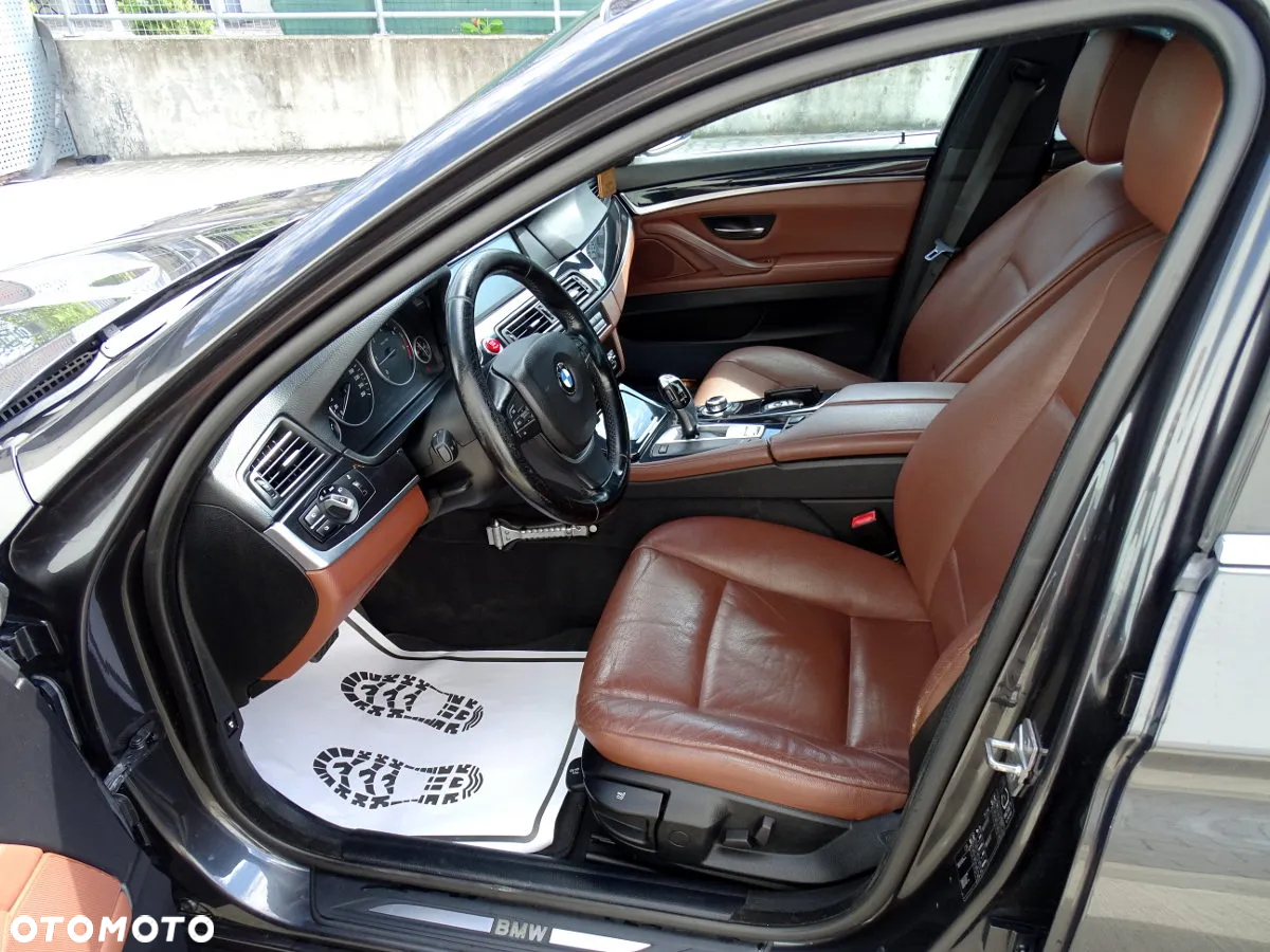 BMW Seria 5 525d - 10