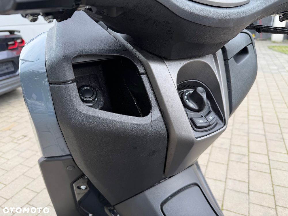 Yamaha NMAX - 7