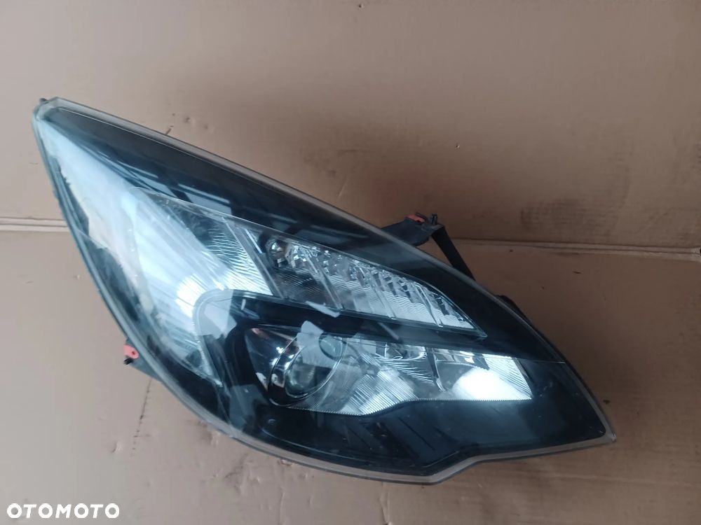 LAMPA PRZEDNIA PRAWA SOCZEWKA MERIVA B - 4