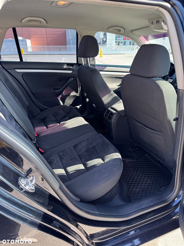 Volkswagen Golf - 6