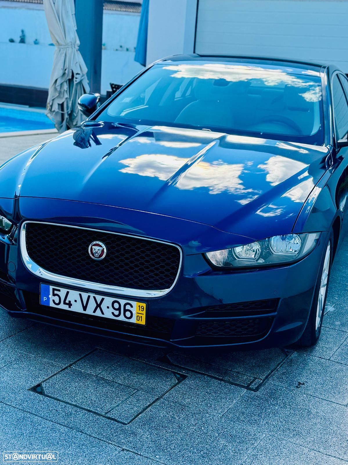 Jaguar XE 2.0 D Prestige Aut. - 1