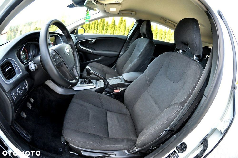 Volvo V40 D2 Momentum - 7