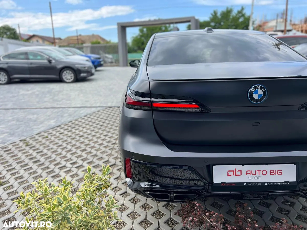 BMW M7 M760e xDrive - 14