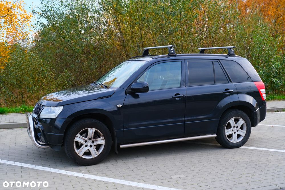 Suzuki Grand Vitara 2.0 De luxe - 2