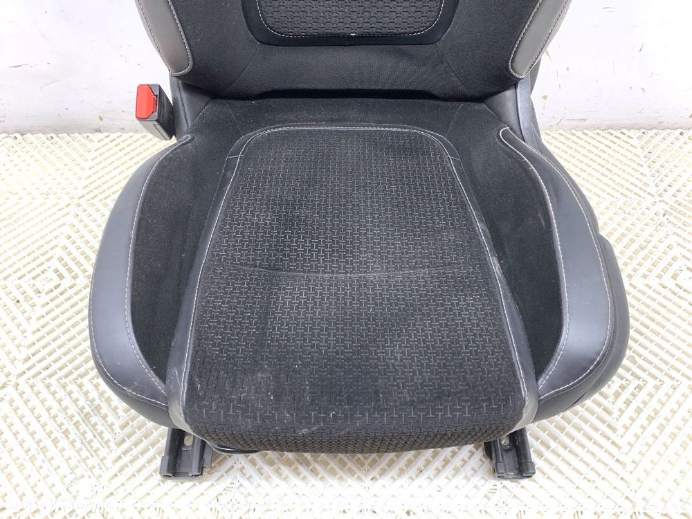 FOTEL LEWY PRZÓD  RENAULT MEGANE IV sedan 2016 - 2022 1.3 TCe 140 (LVNB) 103 kW [140 KM] benzyna - 3