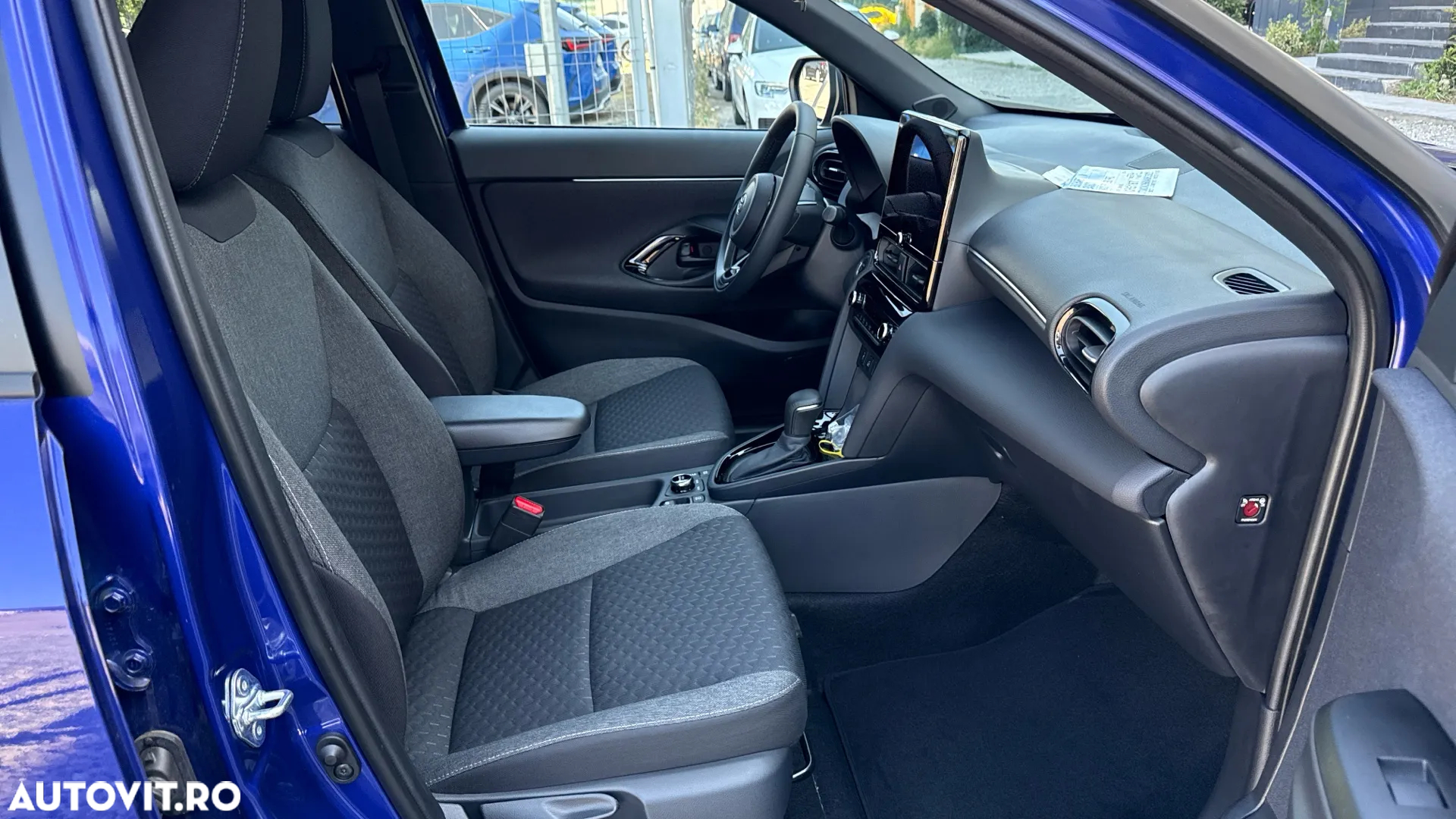 Toyota Yaris Cross 1.5 VVT-i HSD 4x4 Dynamic - 11