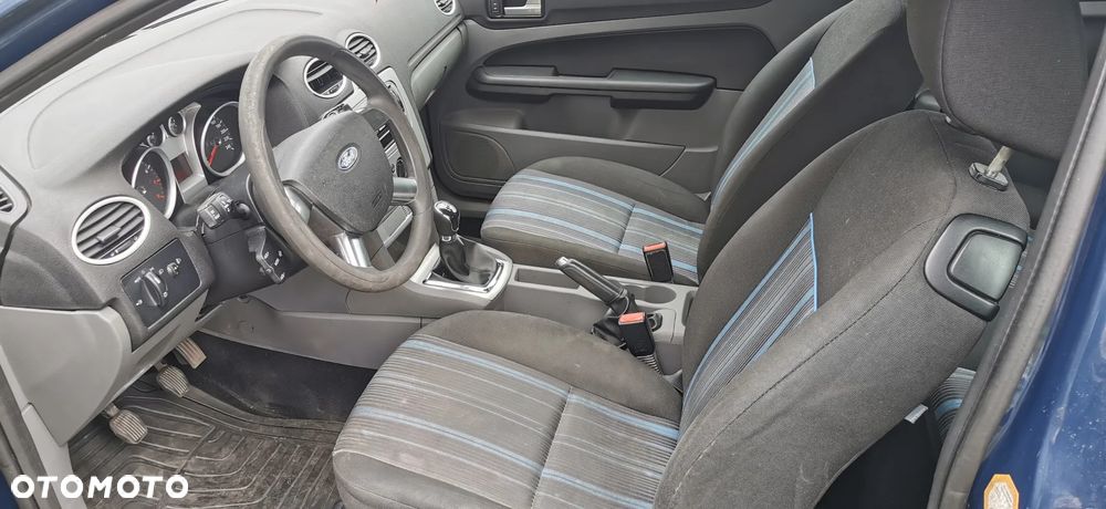 Ford Focus 1.4 Trend - 18