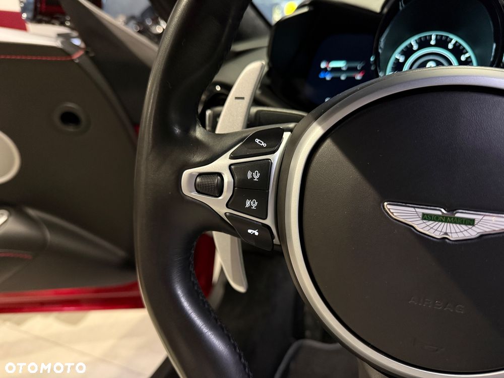 Aston Martin Vantage - 17