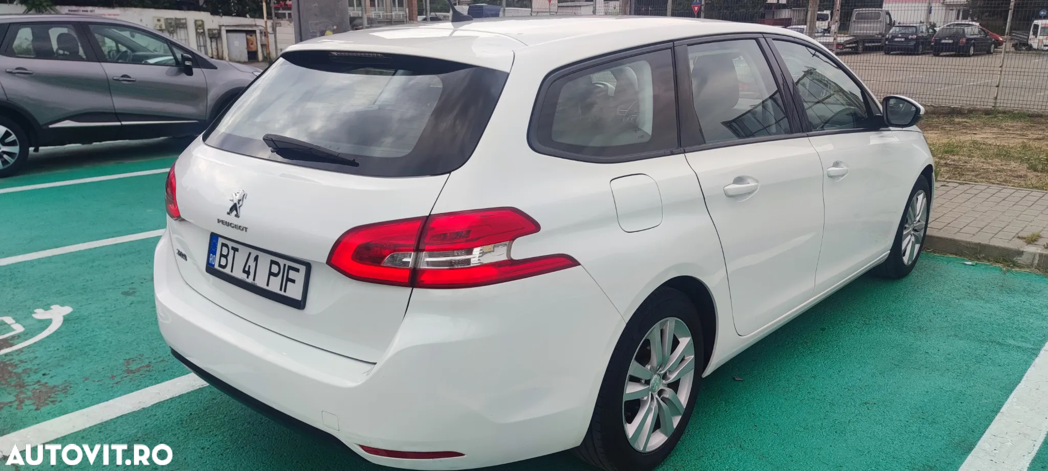 Peugeot 308 1.2 L PureTech Turbo S&S Access - 5