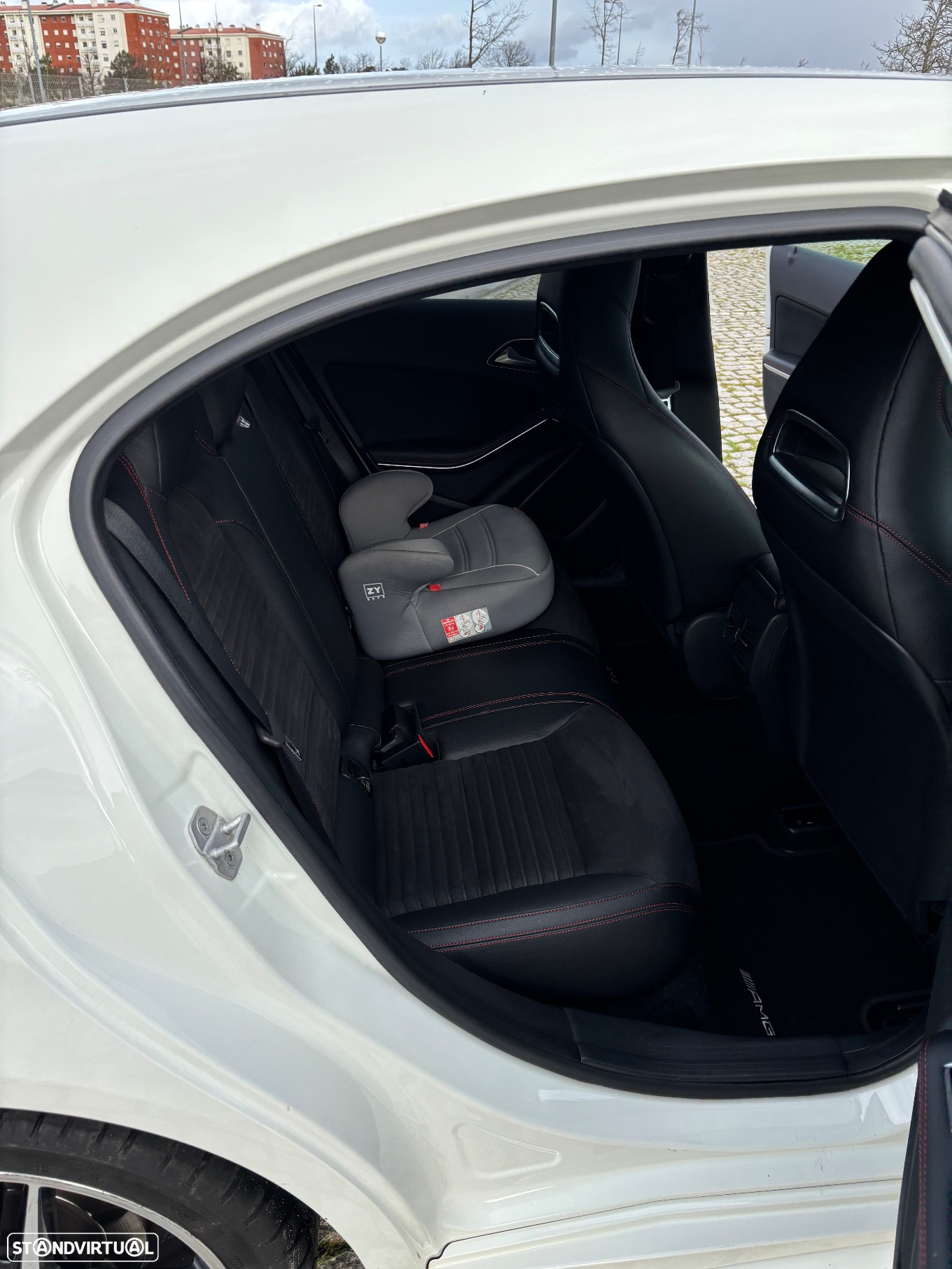 Mercedes-Benz A 200 CDi BE AMG Line - 11