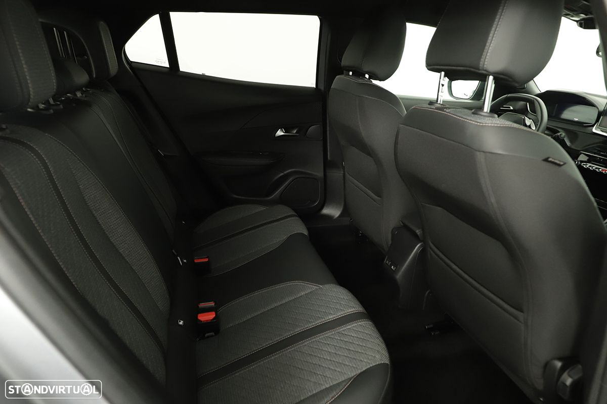 Peugeot 2008 1.2 PureTech Allure - 23