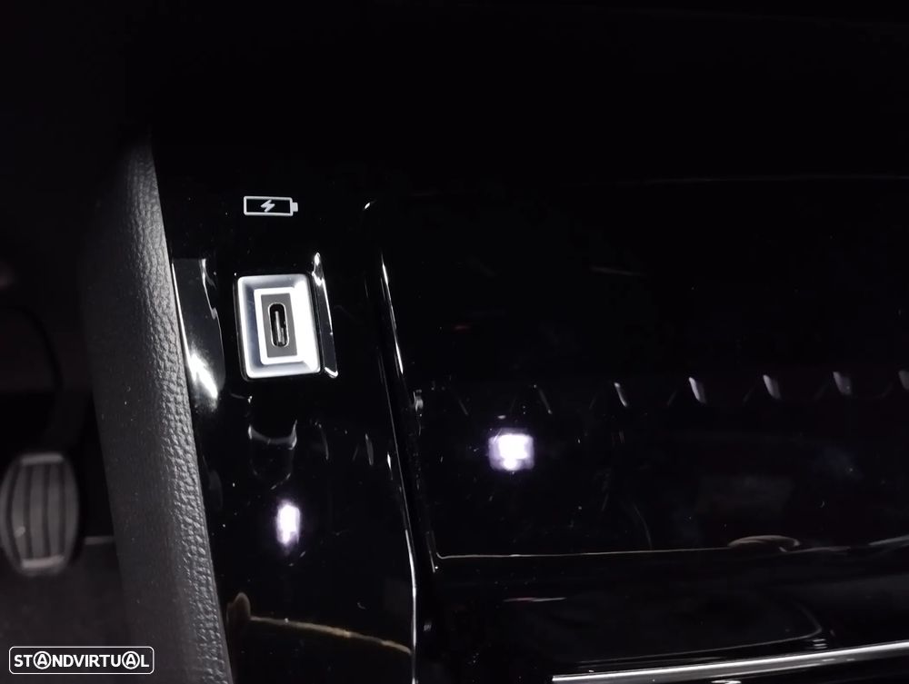 Peugeot 2008 1.2 PureTech Allure - 41