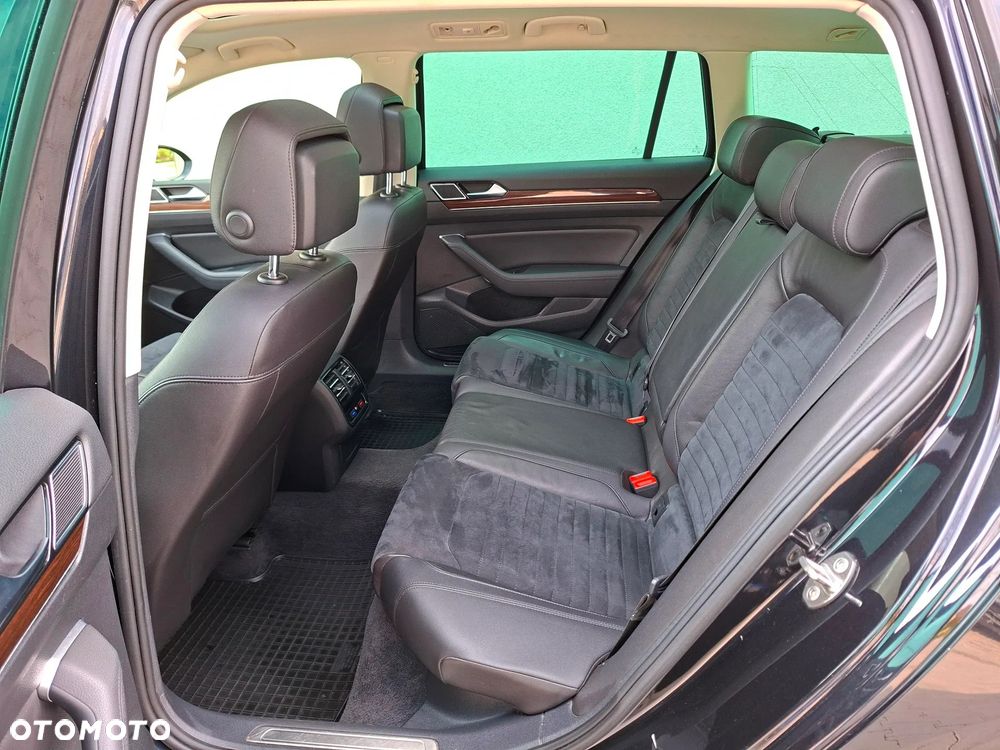 Volkswagen Passat 2.0 TDI (BlueMotion Technology) Highline - 25