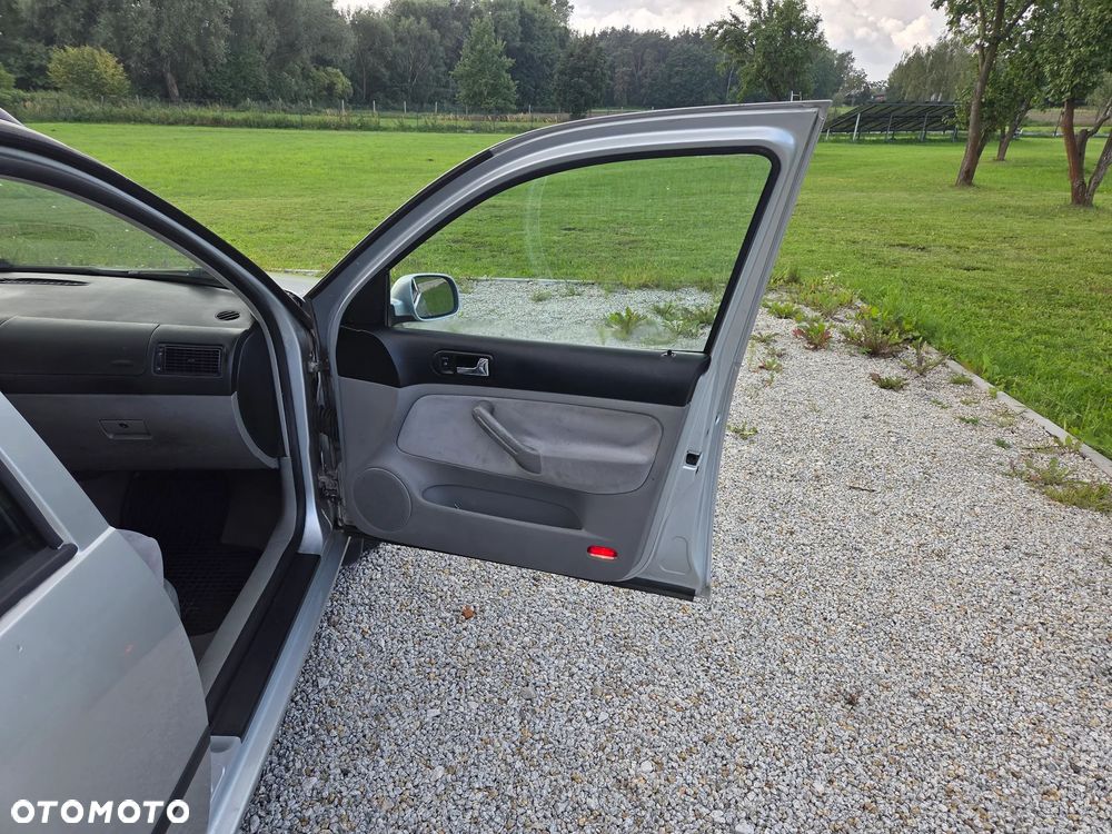Volkswagen Golf Variant - 11