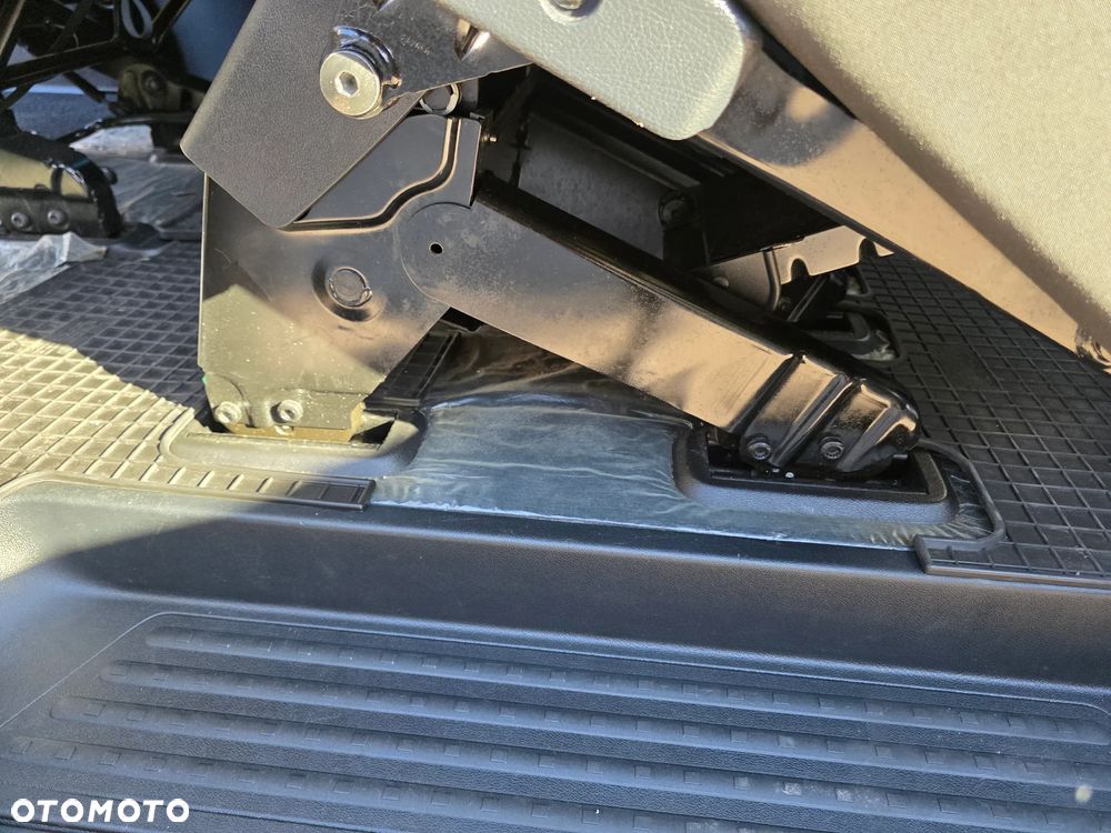 Volkswagen Caravelle 2.0 TDI L2 Highline DSG - 7