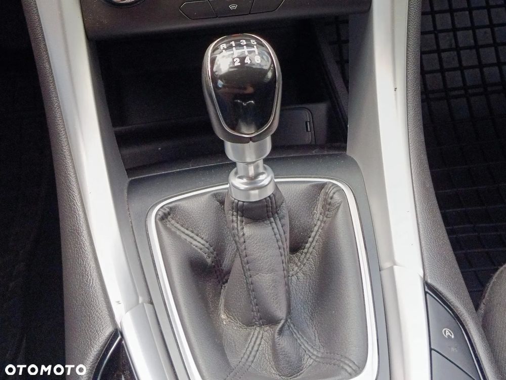 Ford Mondeo 1.5 EcoBoost Ambiente Plus - 17