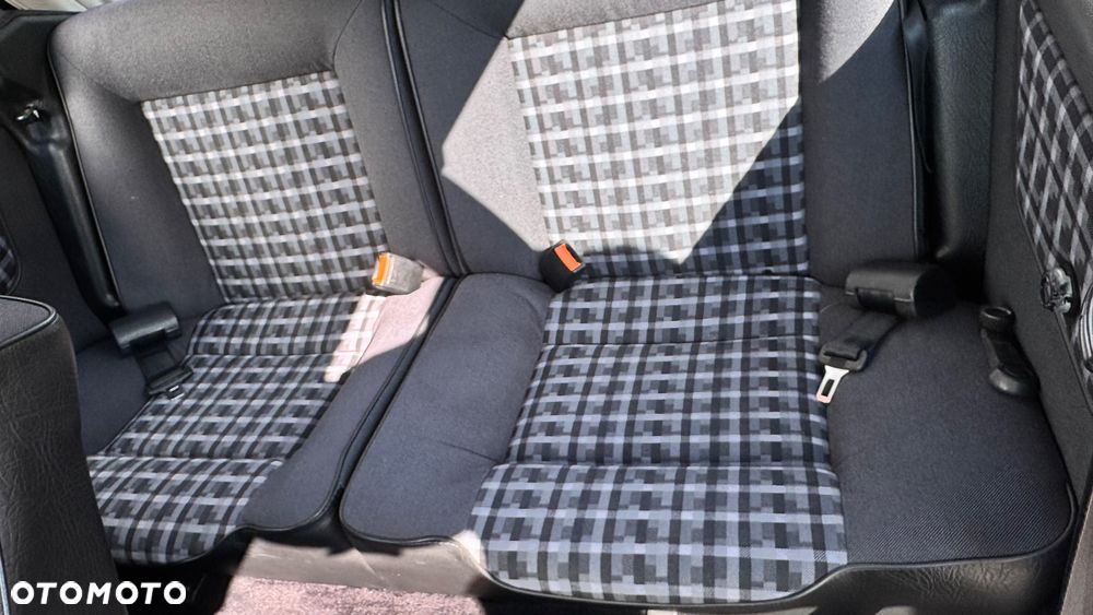 Volkswagen Golf - 15