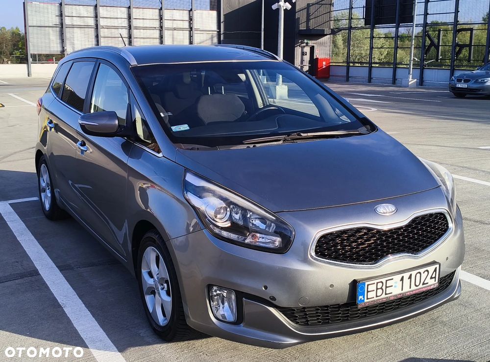 Kia Carens - 3