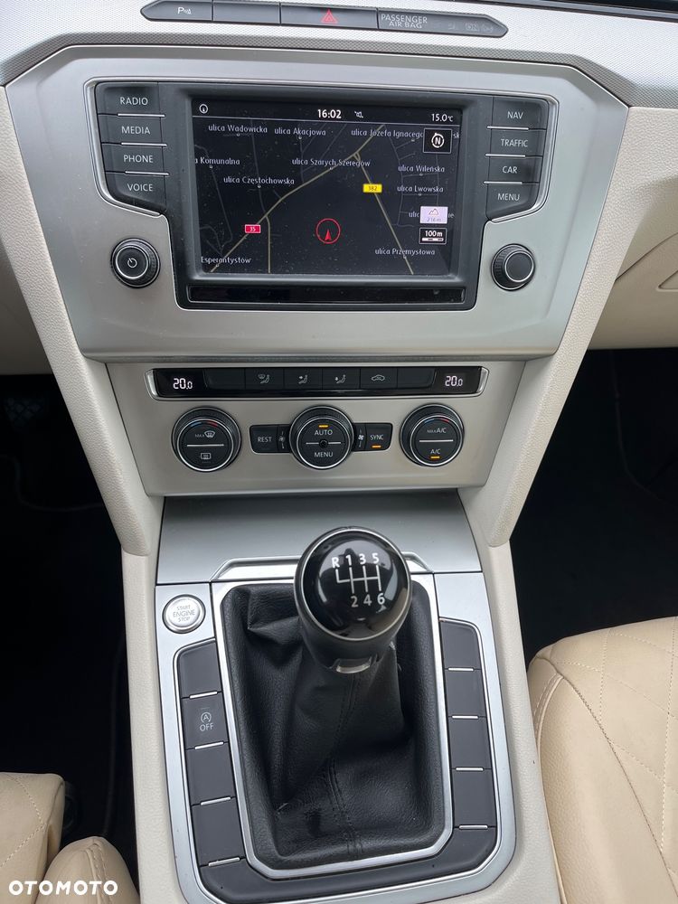 Volkswagen Passat 1.6 TDI BMT Comfortline - 21