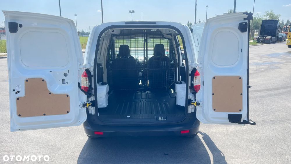 Ford Transit Courier - 16