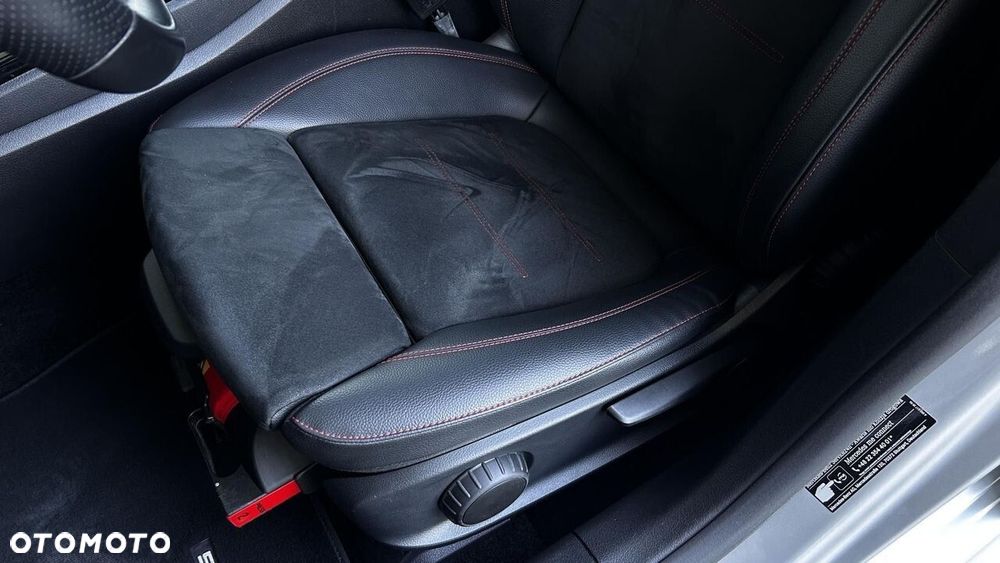 Mercedes-Benz CLA 250 e PHEV AMG Line 8G-DCT - 13