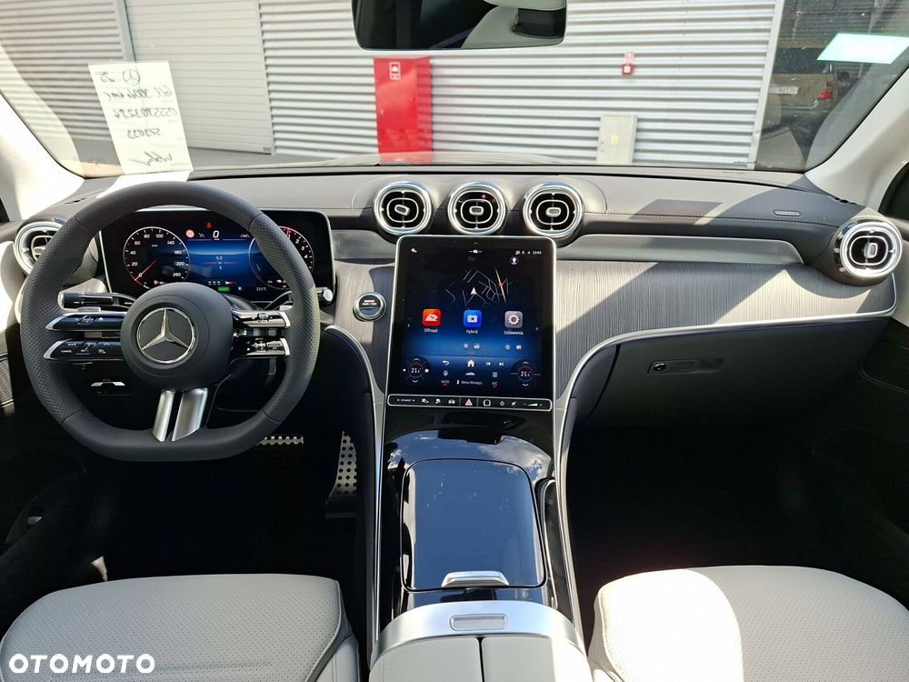 Mercedes-Benz GLC - 12
