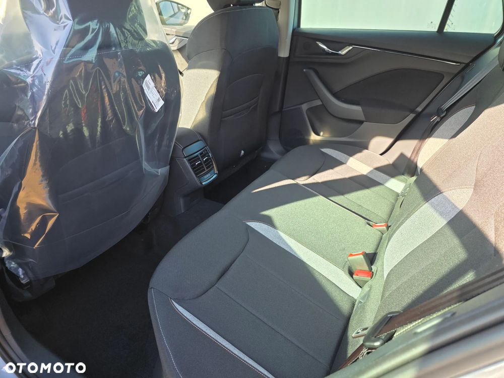 Skoda Kamiq 1.0 TSI Drive DSG - 5