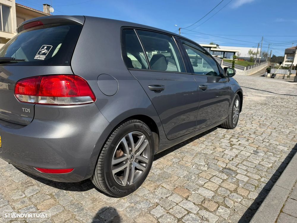 VW Golf 2.0 TDi Confortline - 18