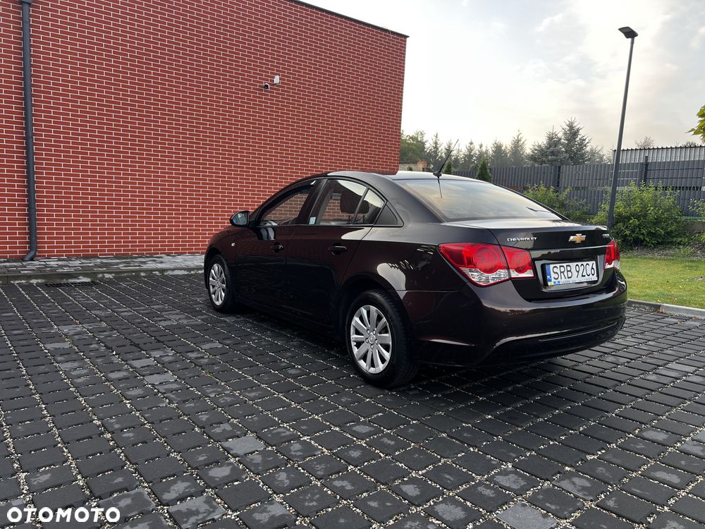 Chevrolet Cruze 1.8 LT - 9