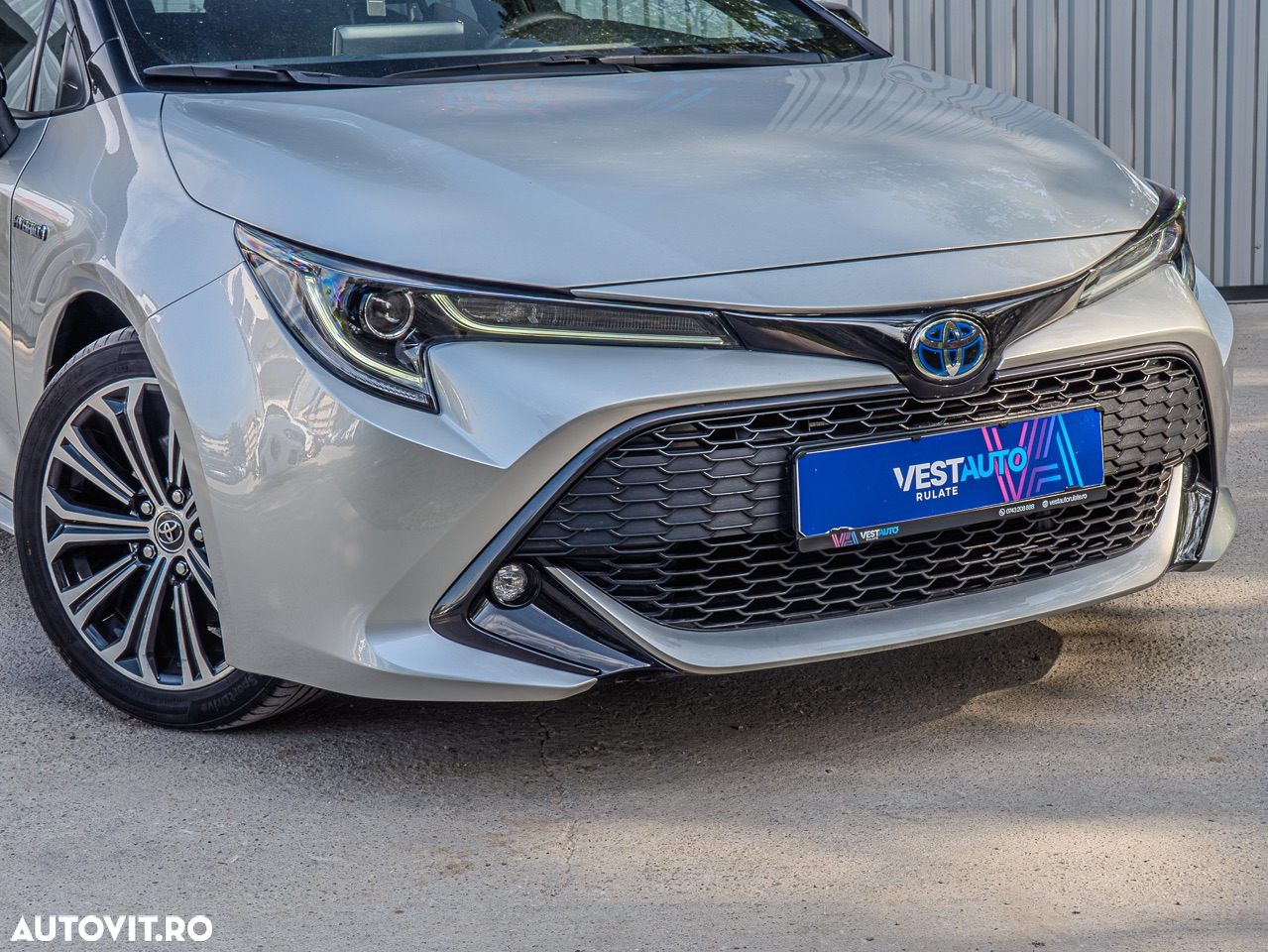 Toyota Corolla 2.0 HSD Exclusive Plus Bi-tone - 33