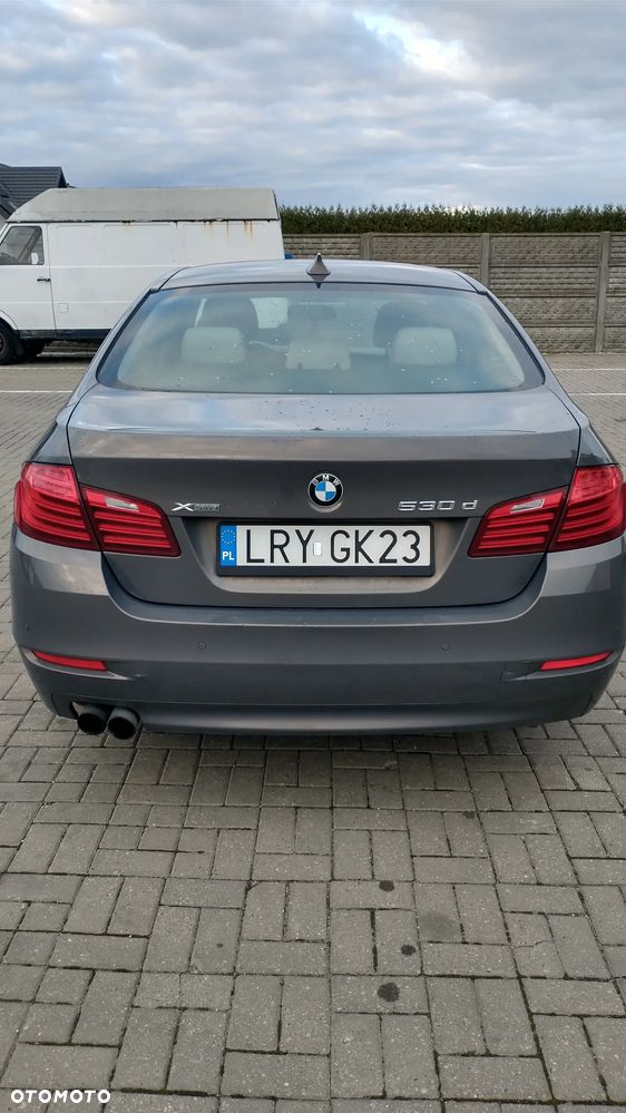 BMW Seria 5 530d xDrive Luxury Line - 11