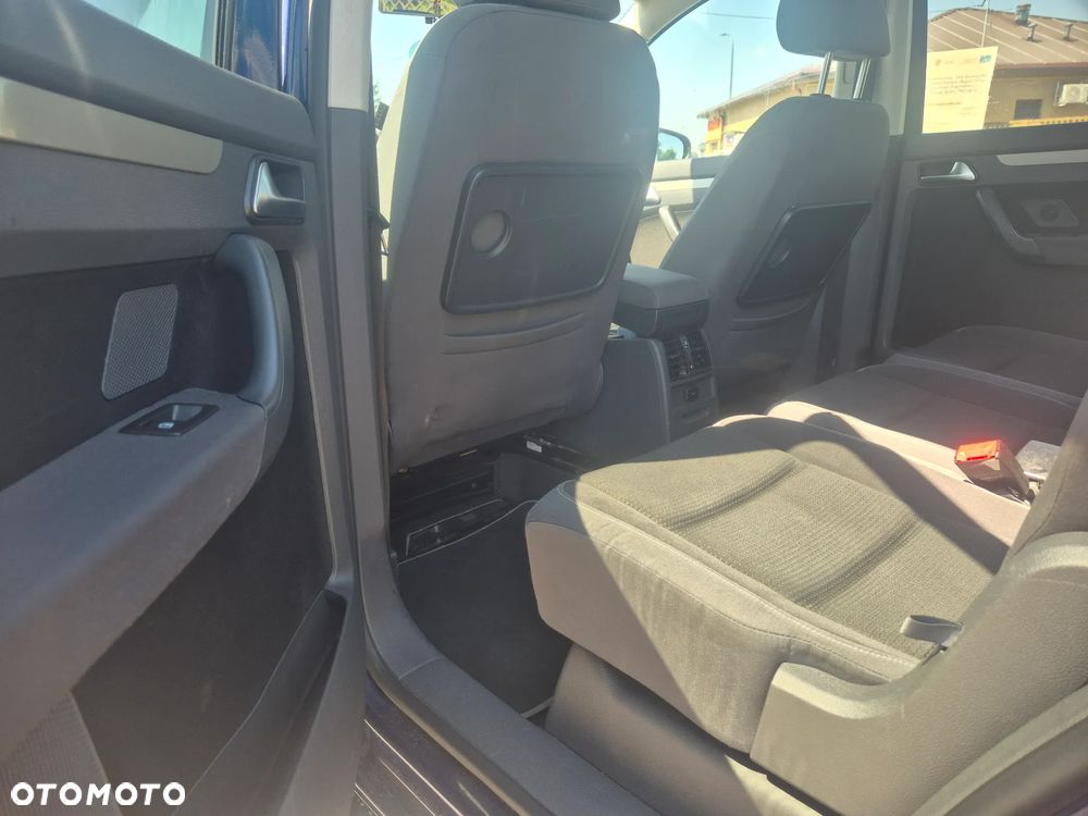 Volkswagen Touran 1.9 TDI Highline DSG - 9