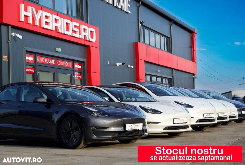 Tesla Model Y - 12