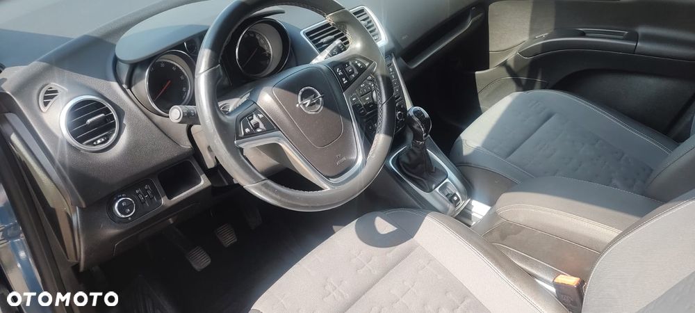 Opel Meriva - 11