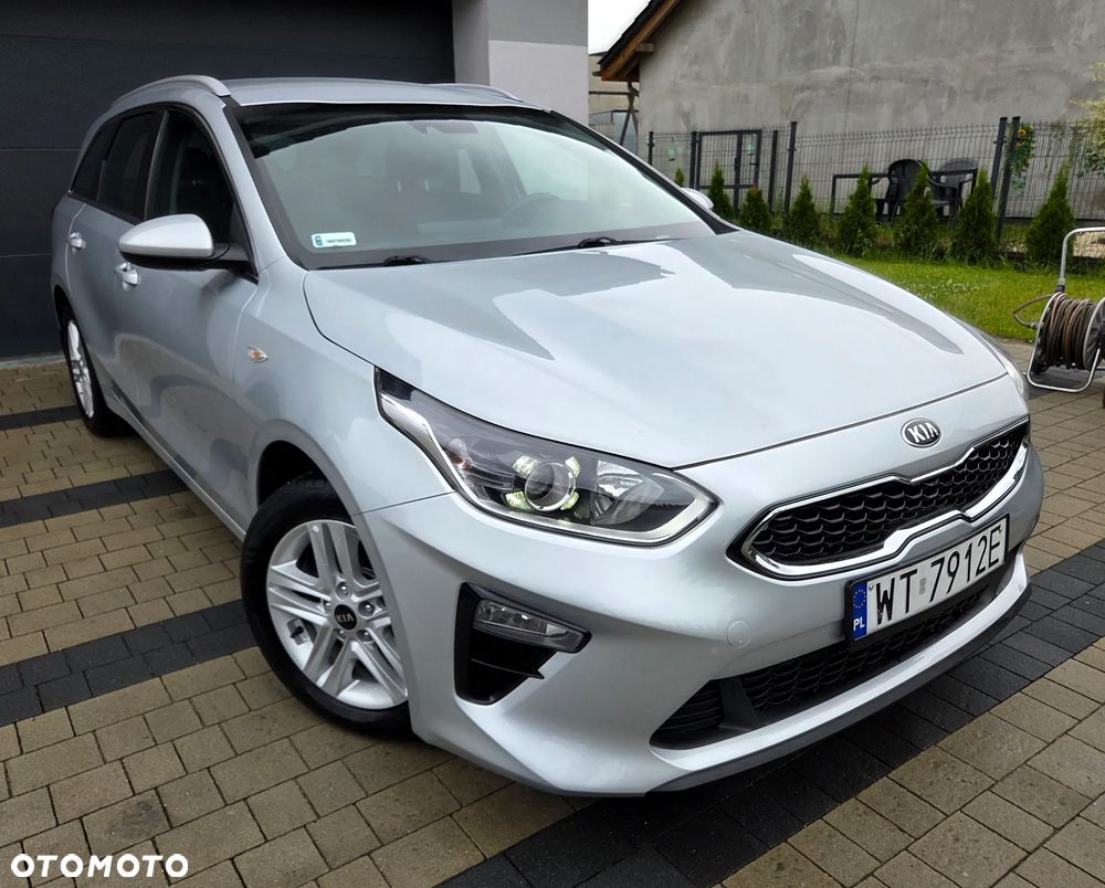 Kia Ceed 1.6 CRDi mHEV M - 10