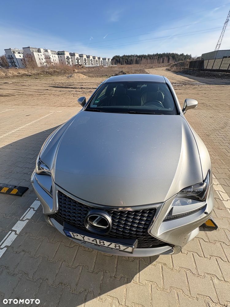 Lexus RC 200t / 300 F Sport - 1