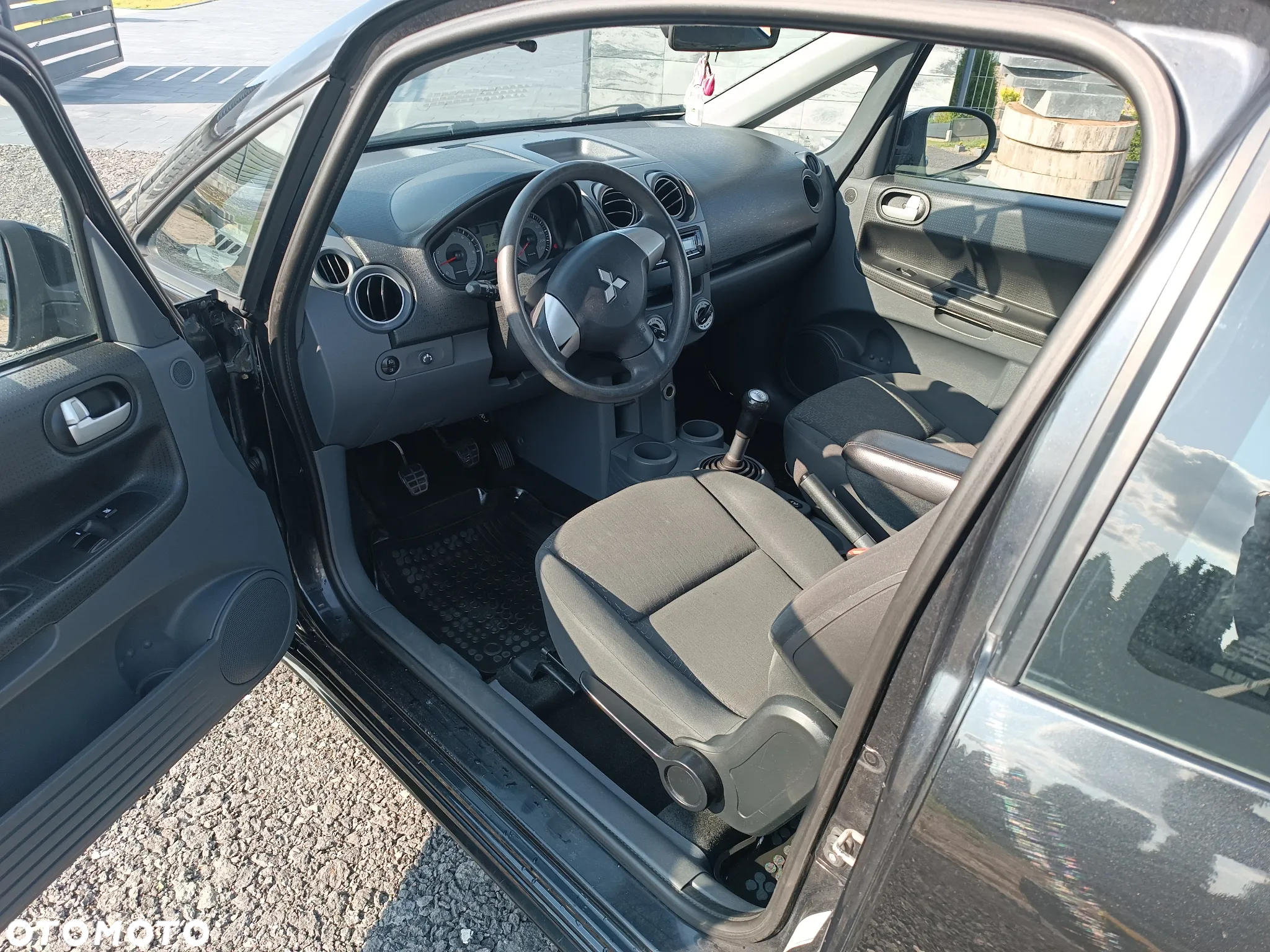Mitsubishi Colt 1.1 - 9