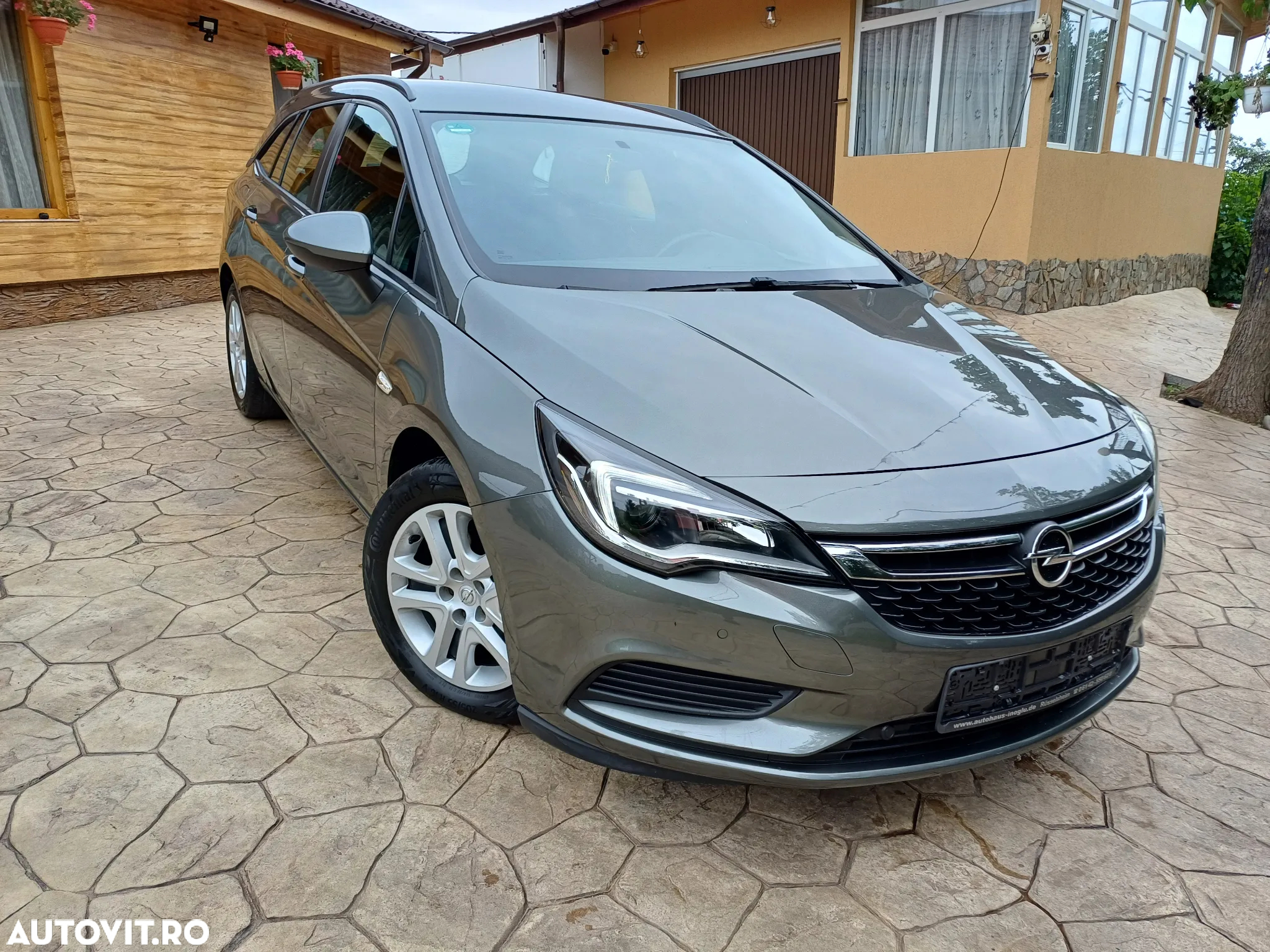 Opel Astra 1.6 CDTI ECOTEC ECOFlex Start/Stop Dynamic - 2
