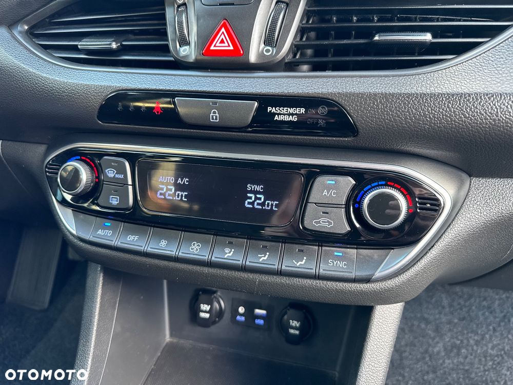 Hyundai i30 1.4 T-GDI YES!+ - 22