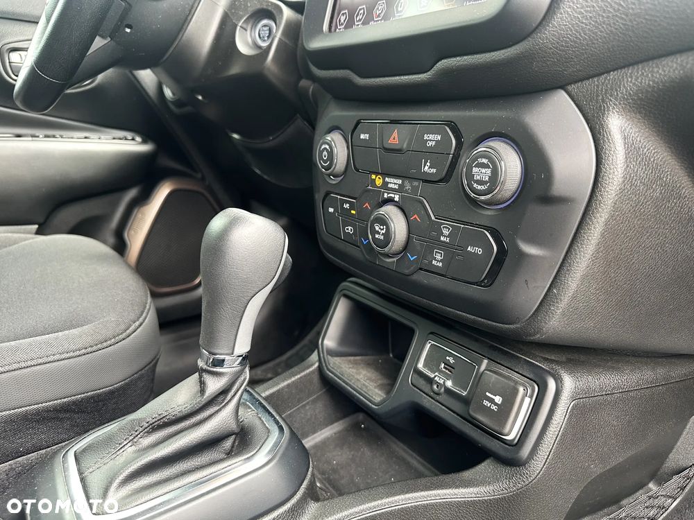 Jeep Renegade - 24