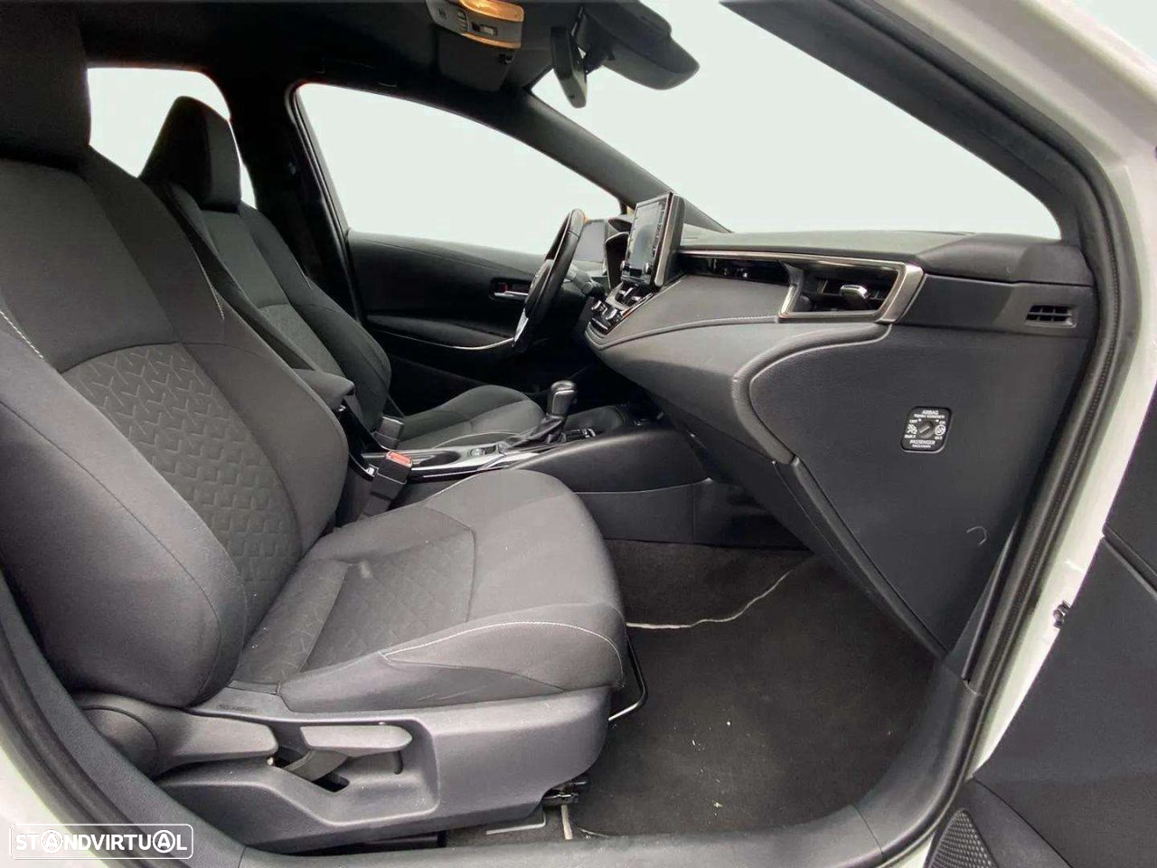 Toyota Corolla 1.8 Hybrid Comfort - 14