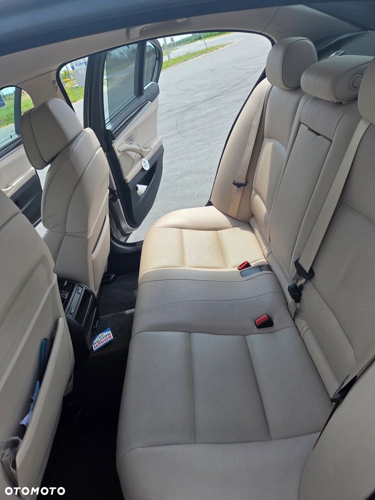 BMW Seria 5 535d xDrive - 12