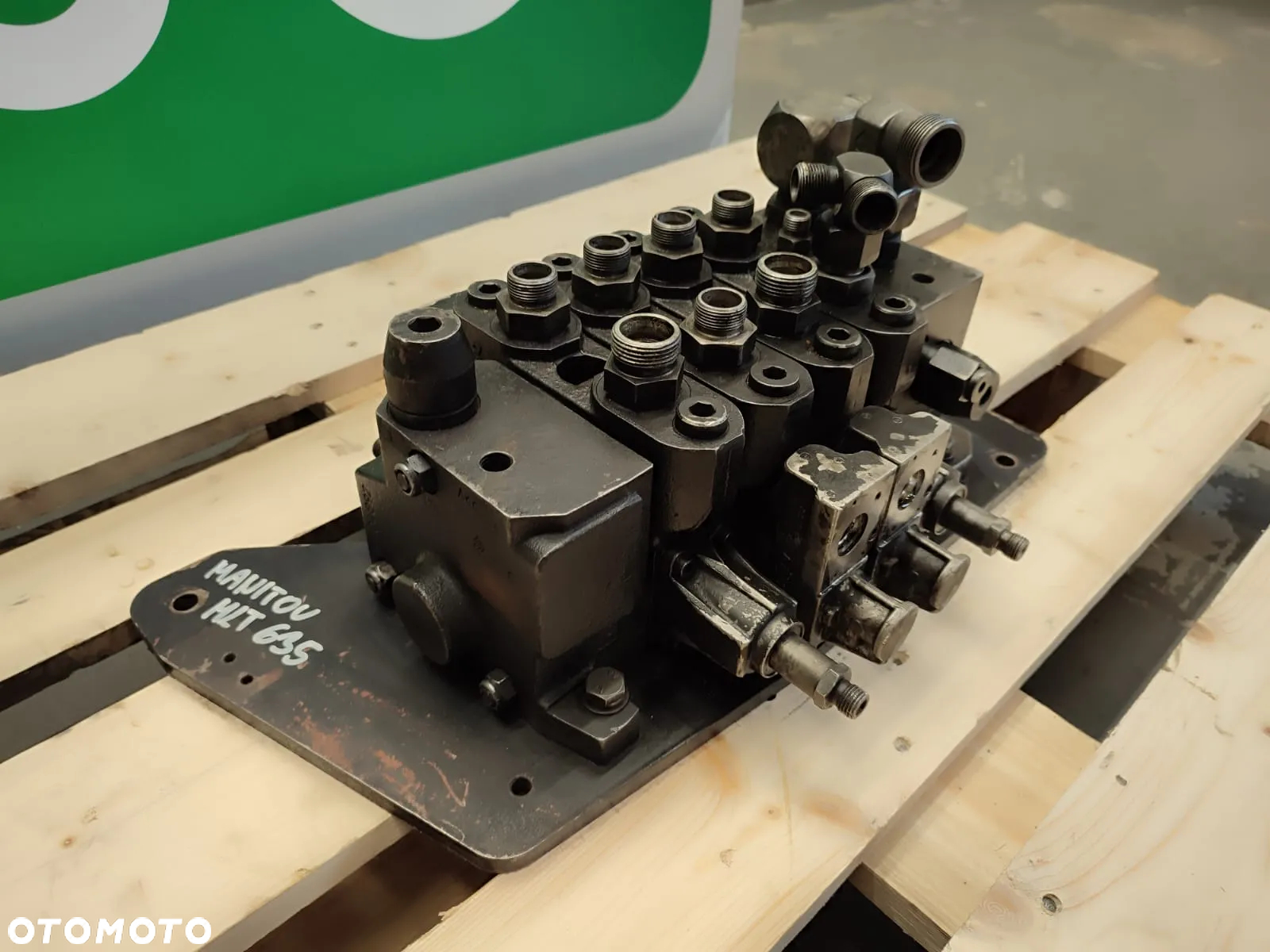 Rozdzielacz hydrauliczny 08105220 Manitou MLT 737 - 4