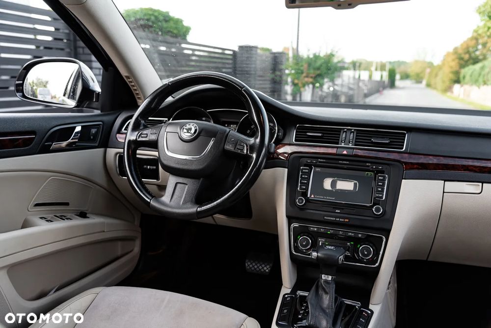 Skoda Superb 3.6 V6 4x4 DSG Elegance - 26