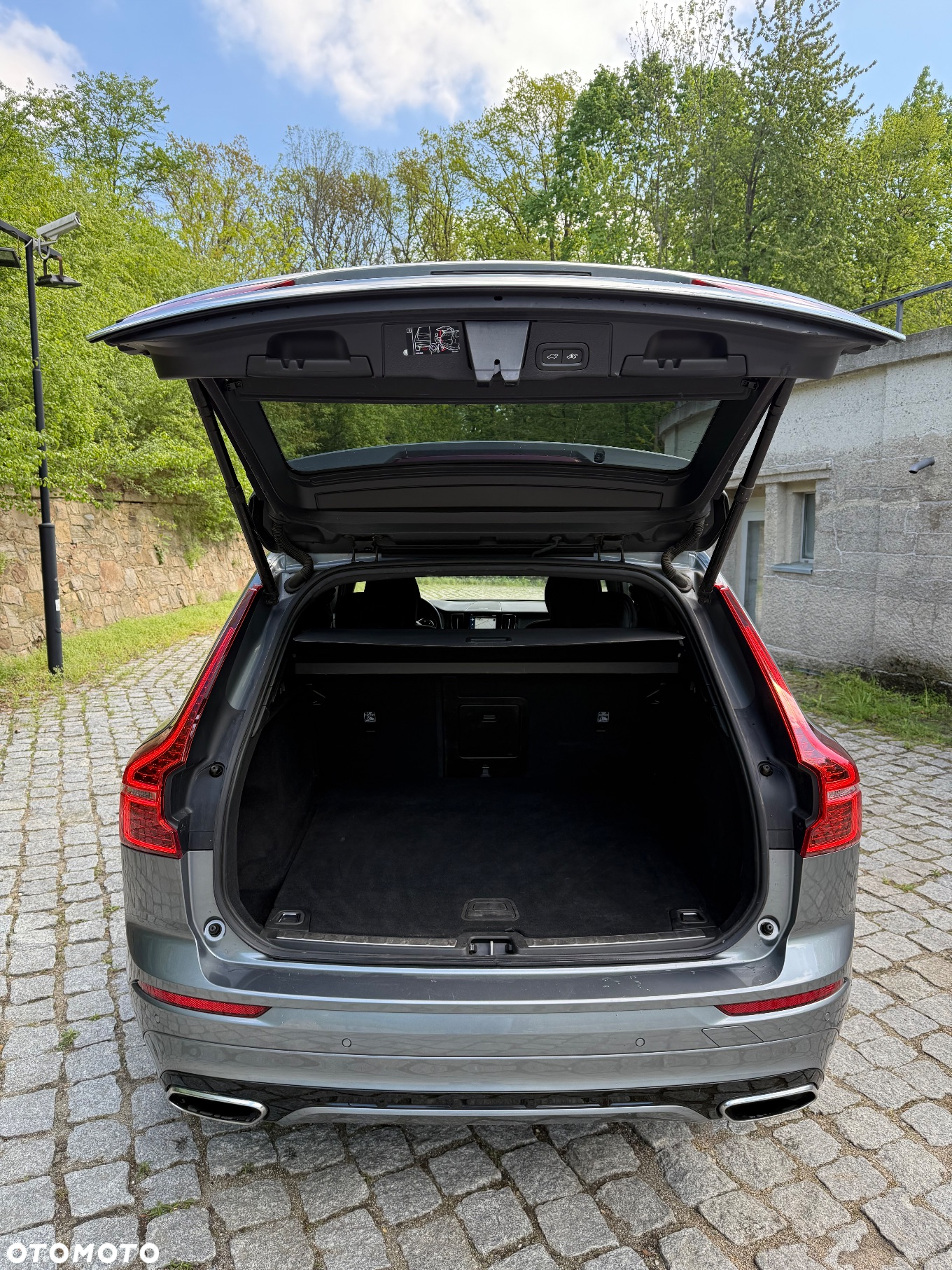 Volvo XC 60 D4 AWD R-Design - 22