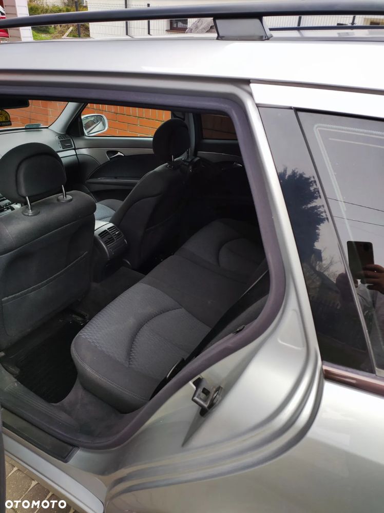 Mercedes-Benz Klasa E 200 T Kompressor Automatik Elegance - 7