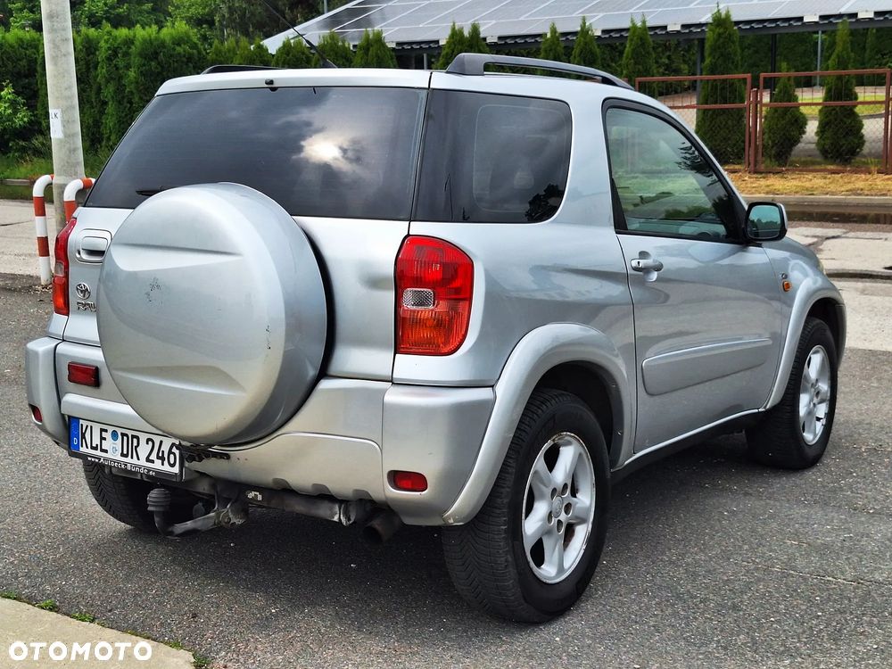 Toyota RAV4 D-4D 4x4 - 23